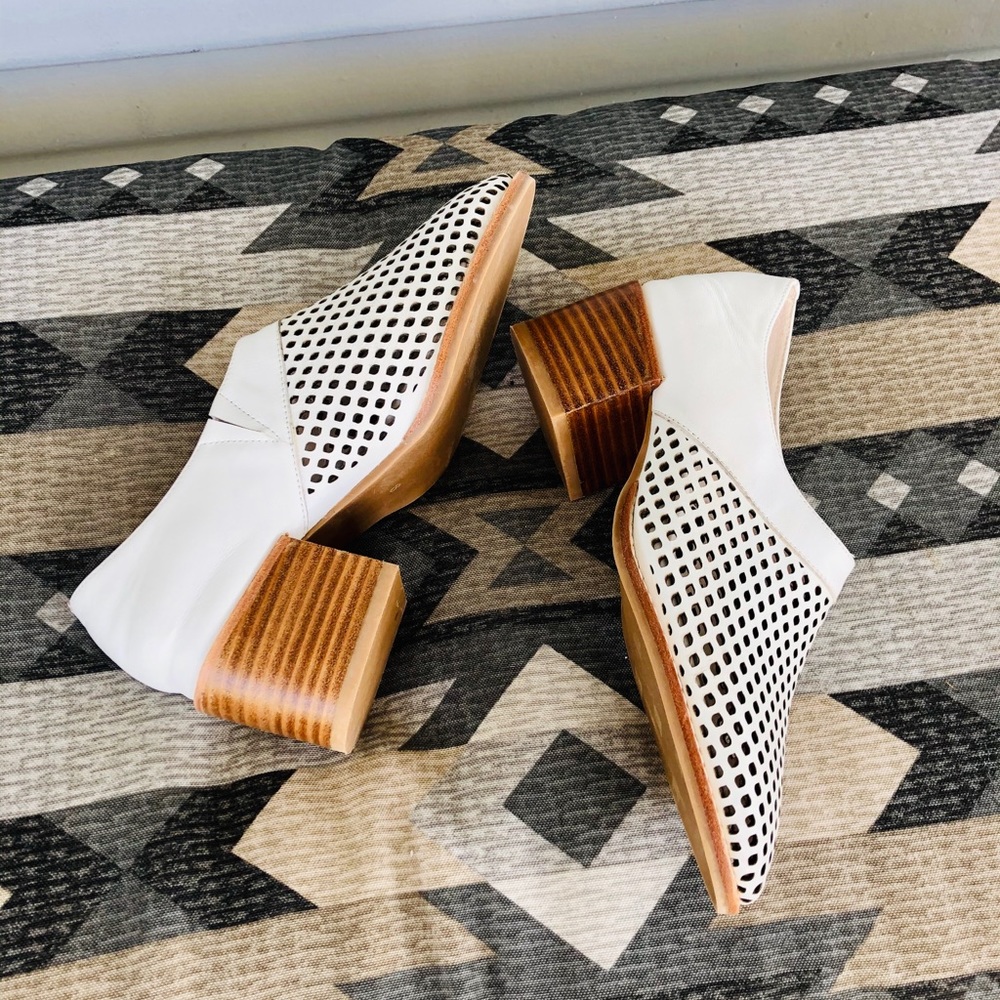 White booties - Picture 5 of 5